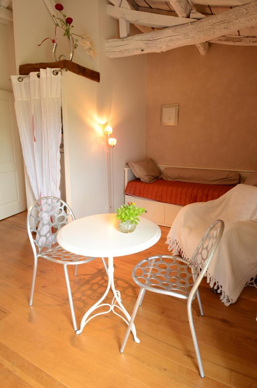 Chambres D'Hotes Au Gite De La Pommeraie Landeronde Eksteriør bilde